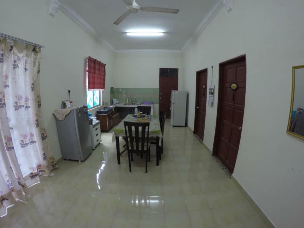 Homestay Tok Abah Kuala Besut Bagian luar foto
